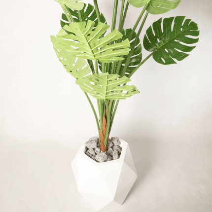 Monstera artificiel en pot géométrique blanc – Plante décorative intérieure tendance